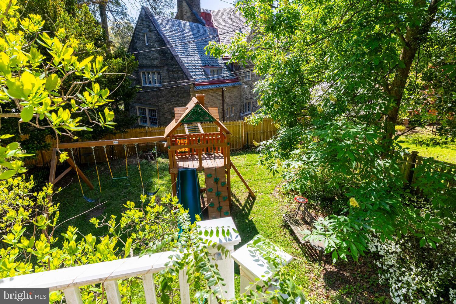 228 W WILLOW GROVE AVE