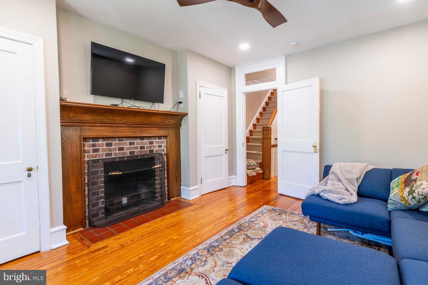 228 W WILLOW GROVE AVE