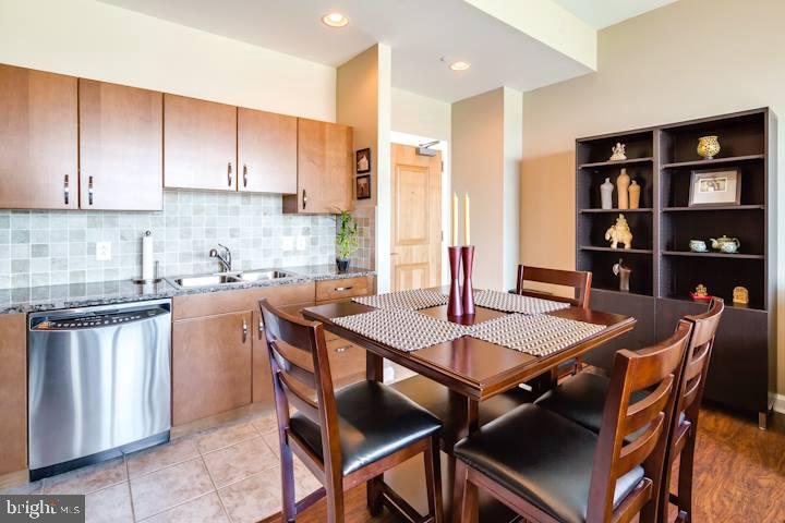 901 N PENN ST #R1905