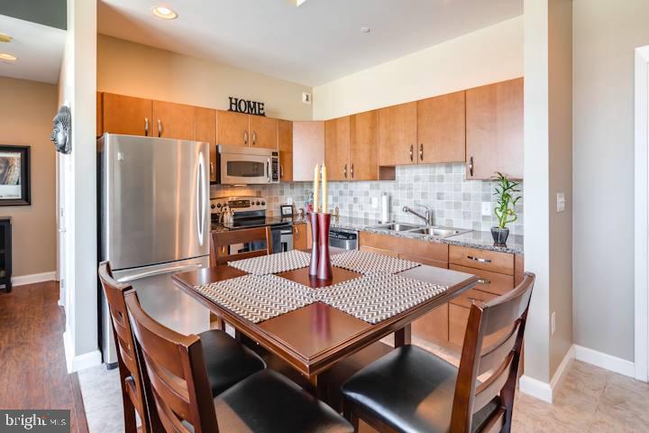 901 N PENN ST #R1905