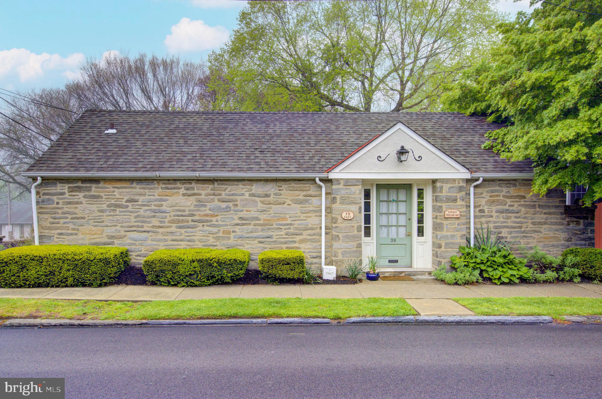 39 E CHESTNUT HILL AVENUE