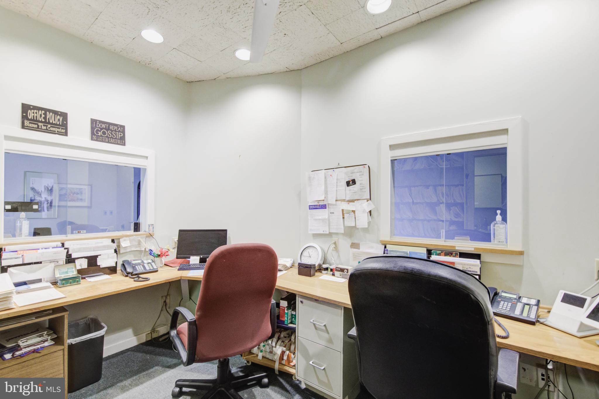 39 E CHESTNUT HILL AVENUE