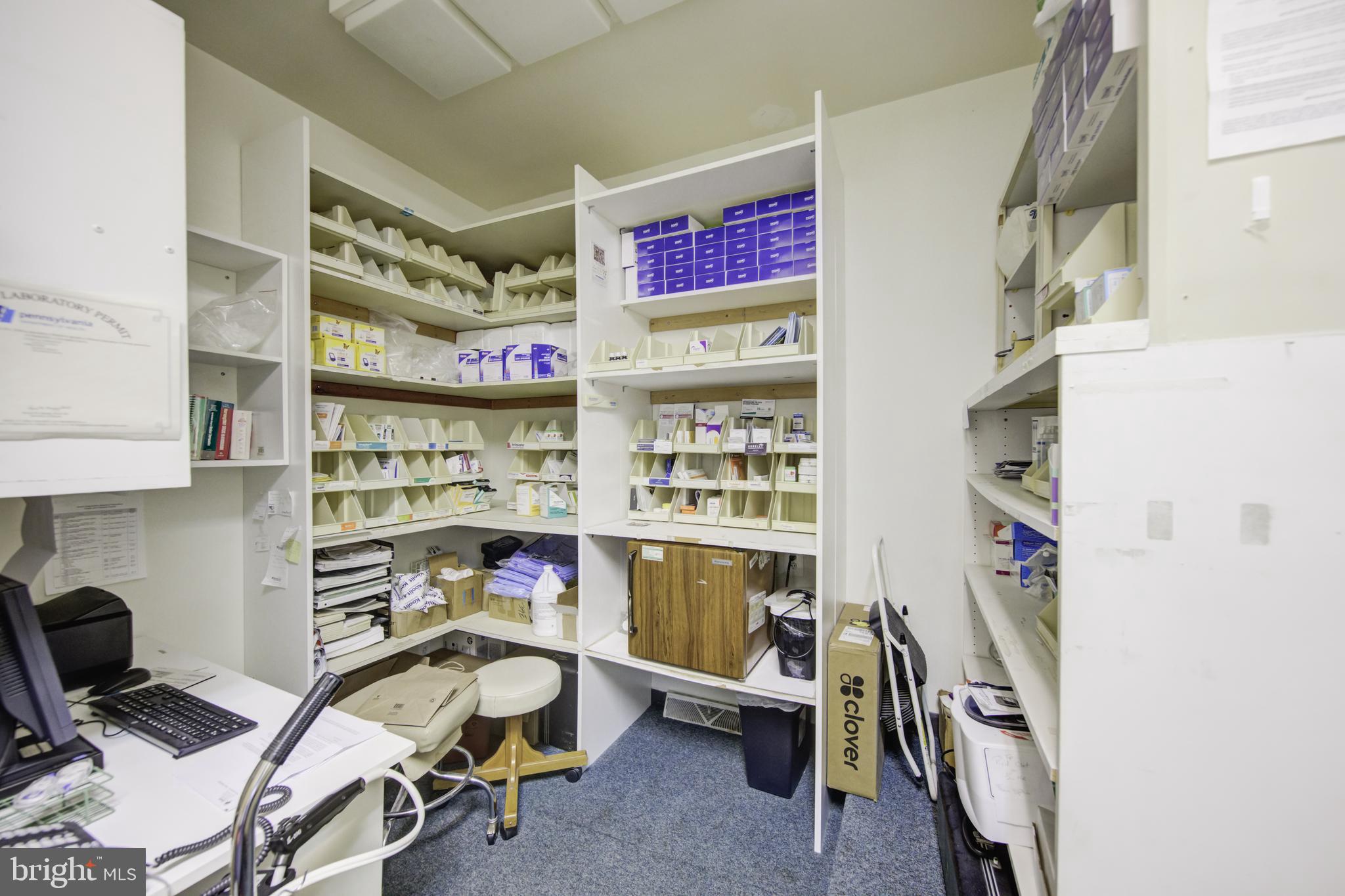 39 E CHESTNUT HILL AVENUE