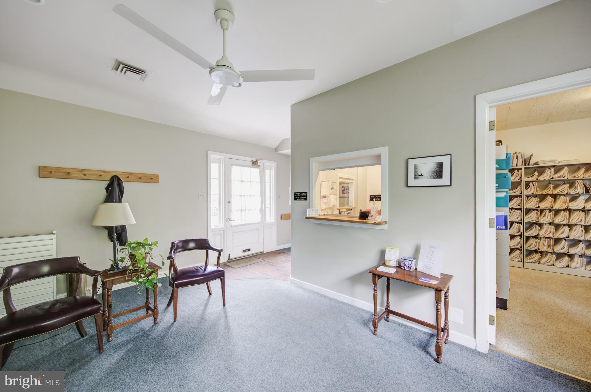 39 E CHESTNUT HILL AVENUE