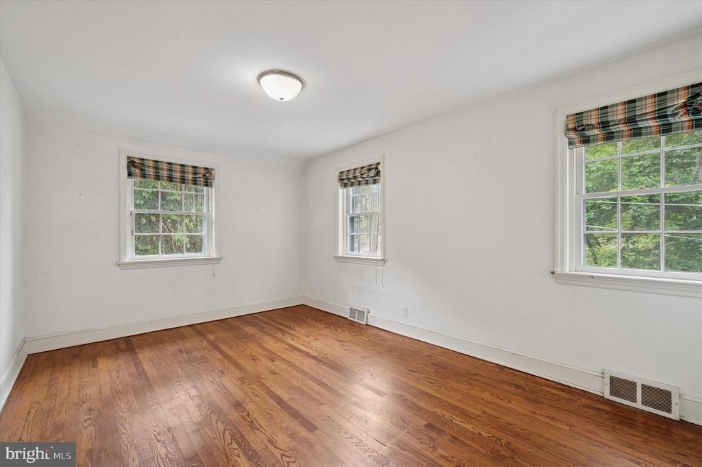 7620 Navajo St