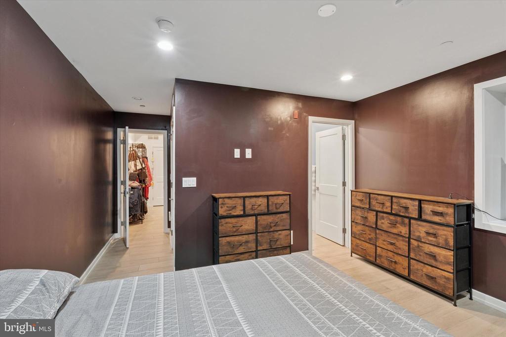 528 S 5TH STREET 1F