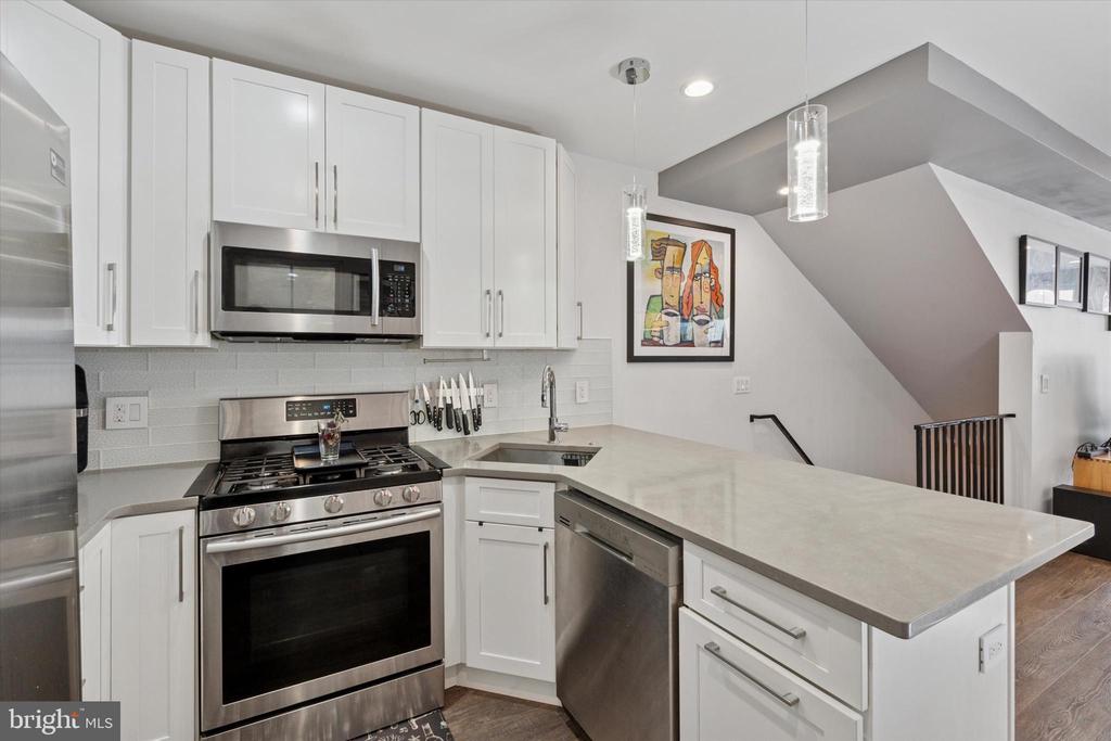 528 S 5TH STREET 1F