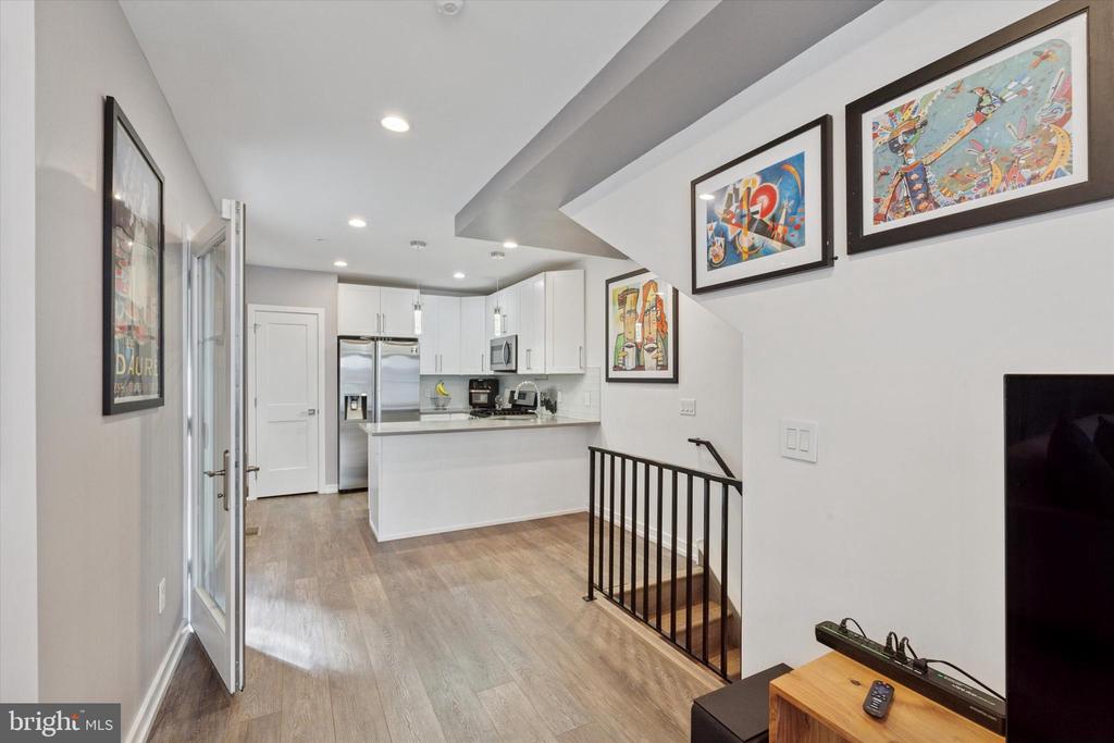 528 S 5TH STREET 1F