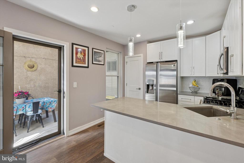 528 S 5TH STREET 1F