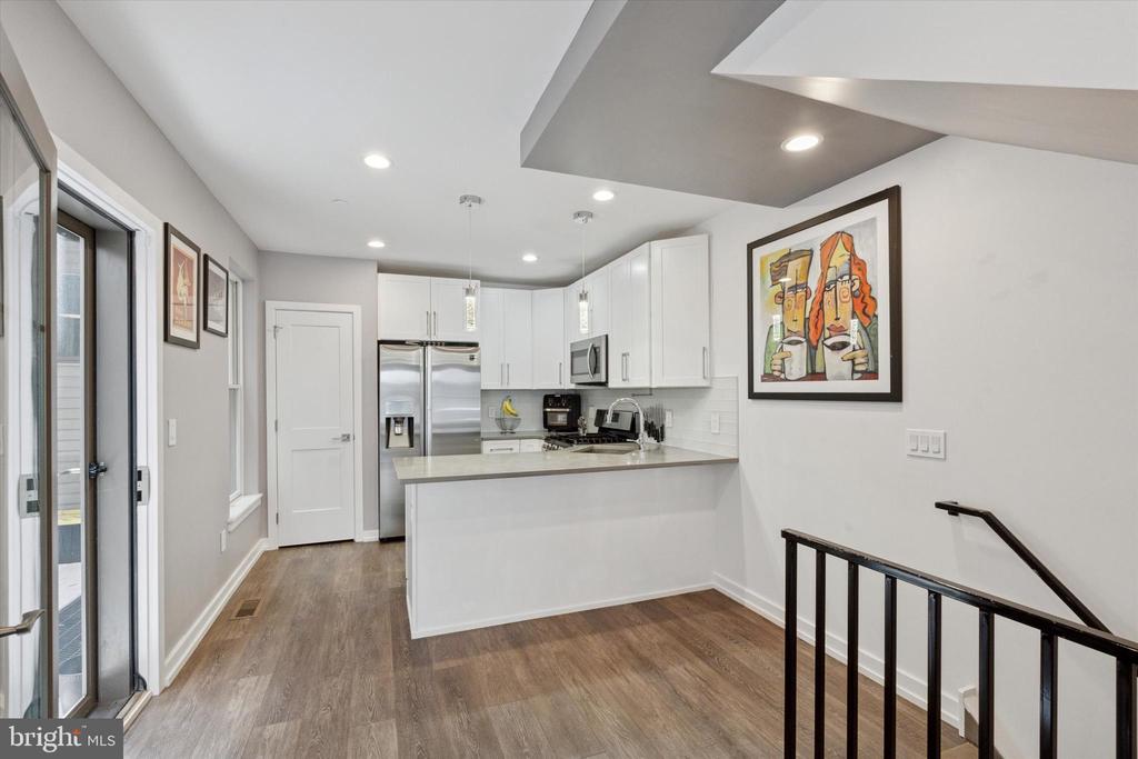 528 S 5TH STREET 1F