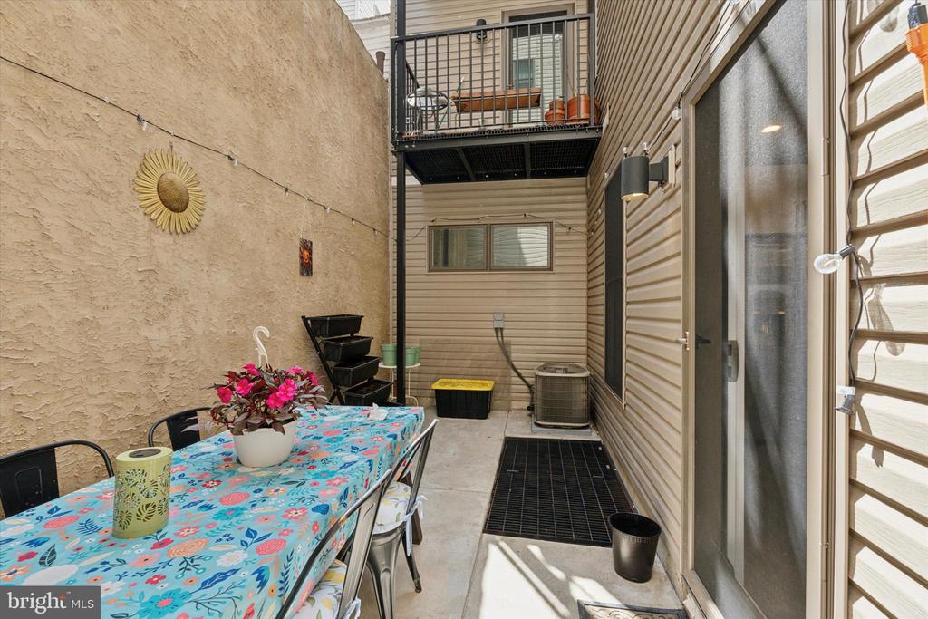 528 S 5TH STREET 1F