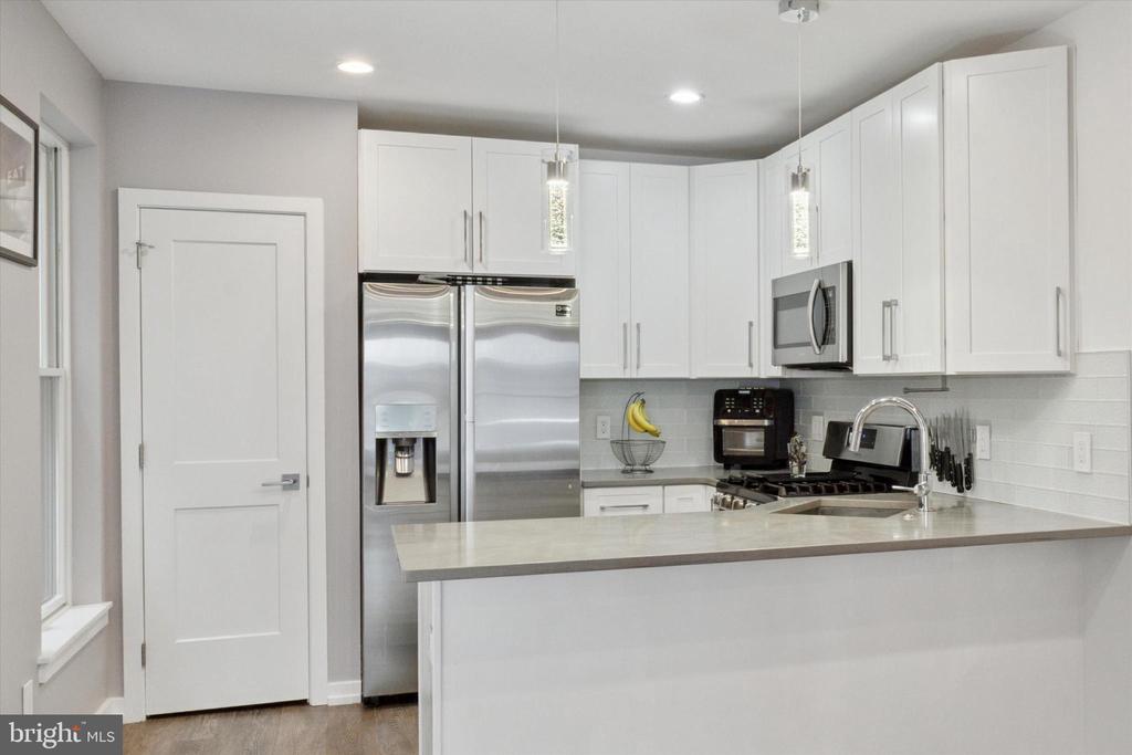 528 S 5TH STREET 1F