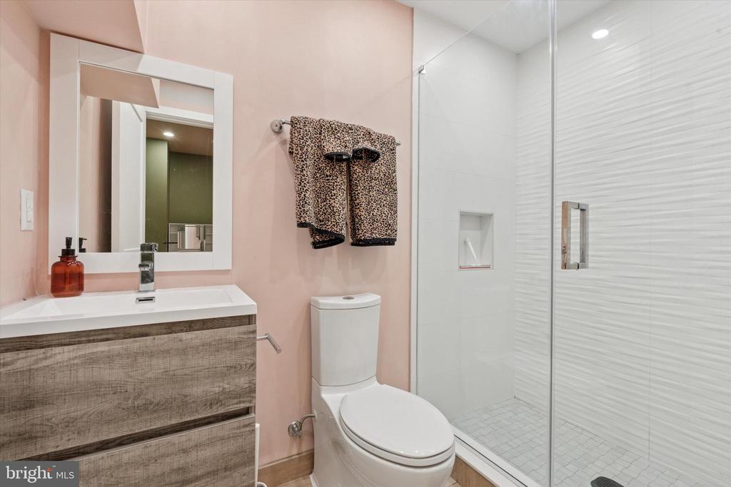 528 S 5TH STREET 1F