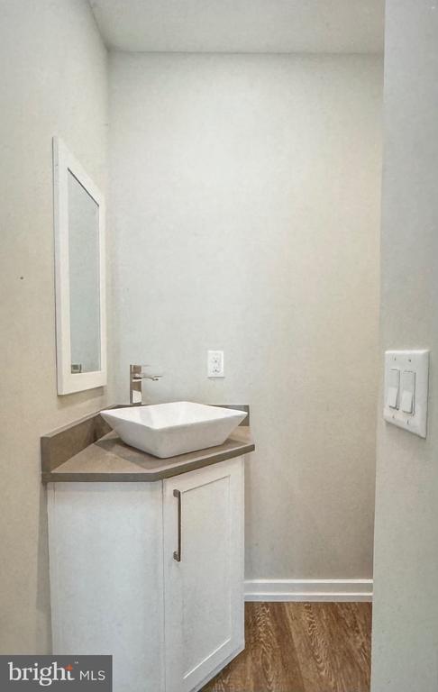 528 S 5TH STREET 1F
