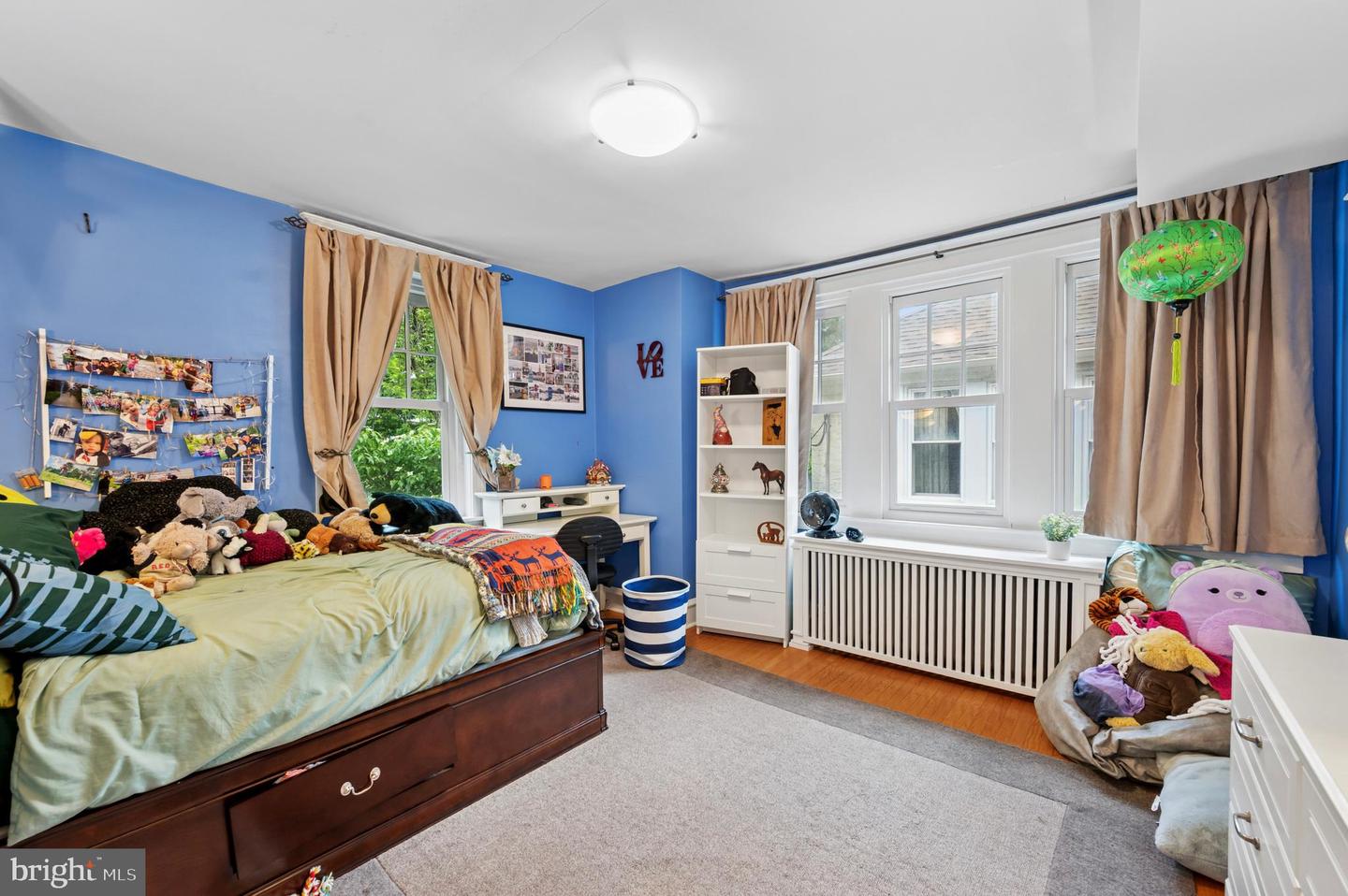 523 W Ellet St