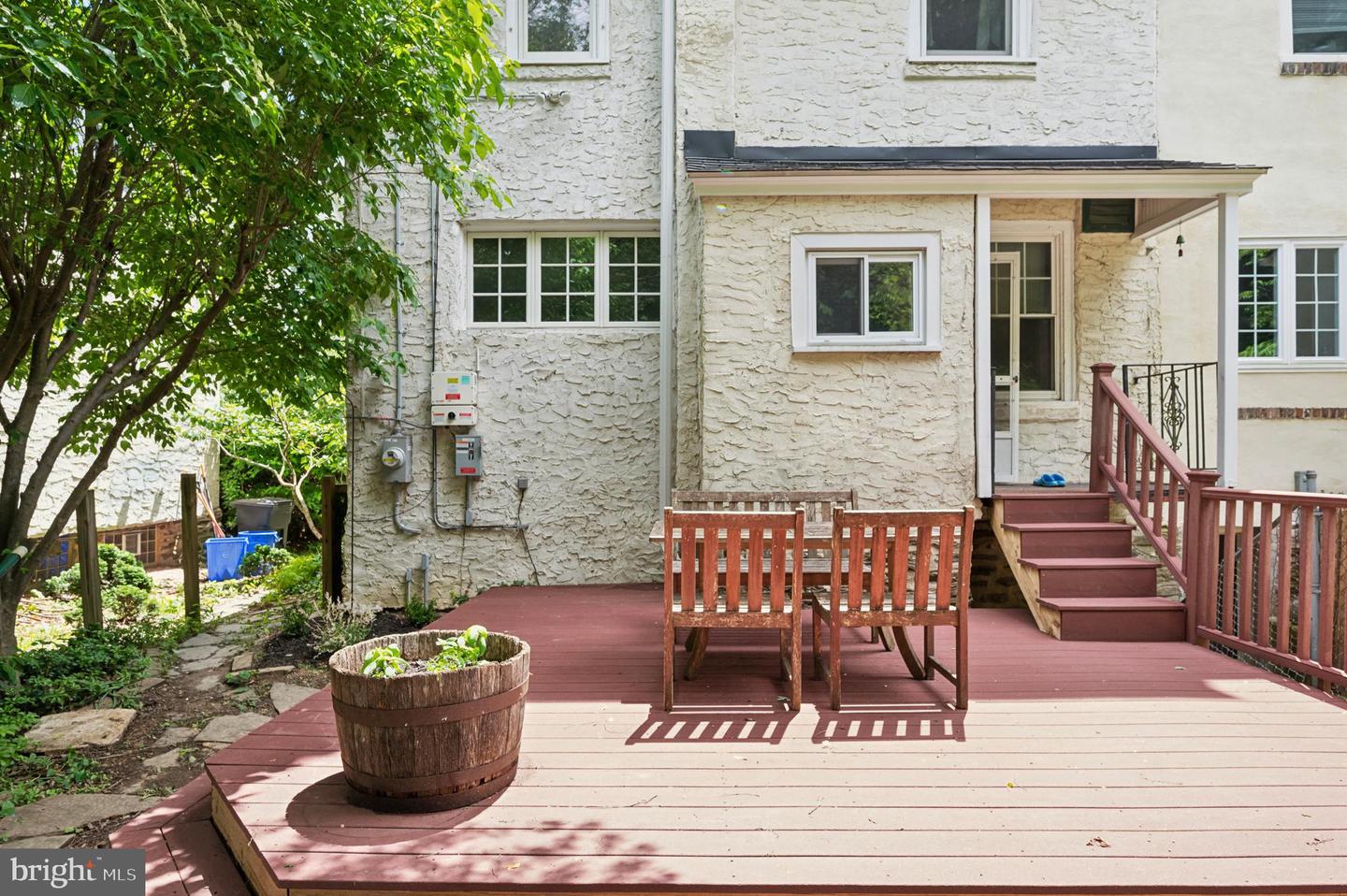 523 W Ellet St