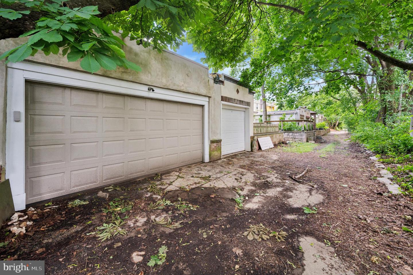 523 W Ellet St