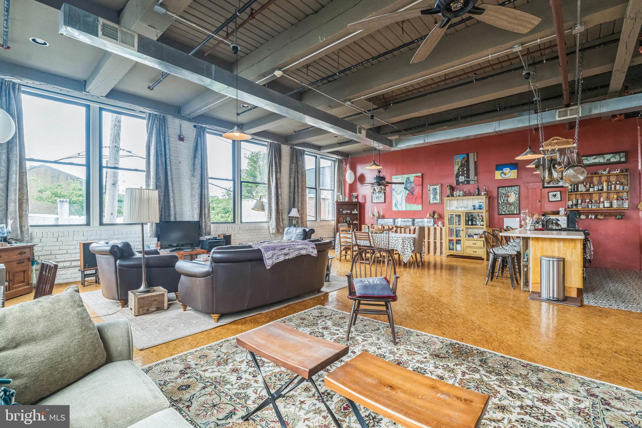 2042-46 Amber St #201