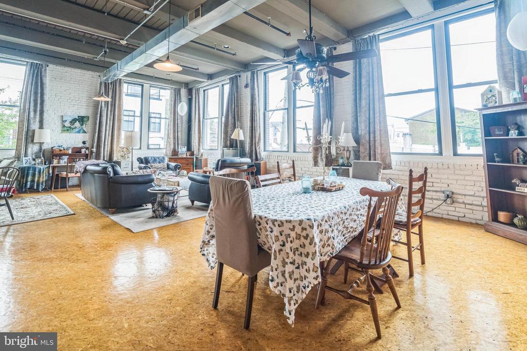 2042-46 Amber St #201