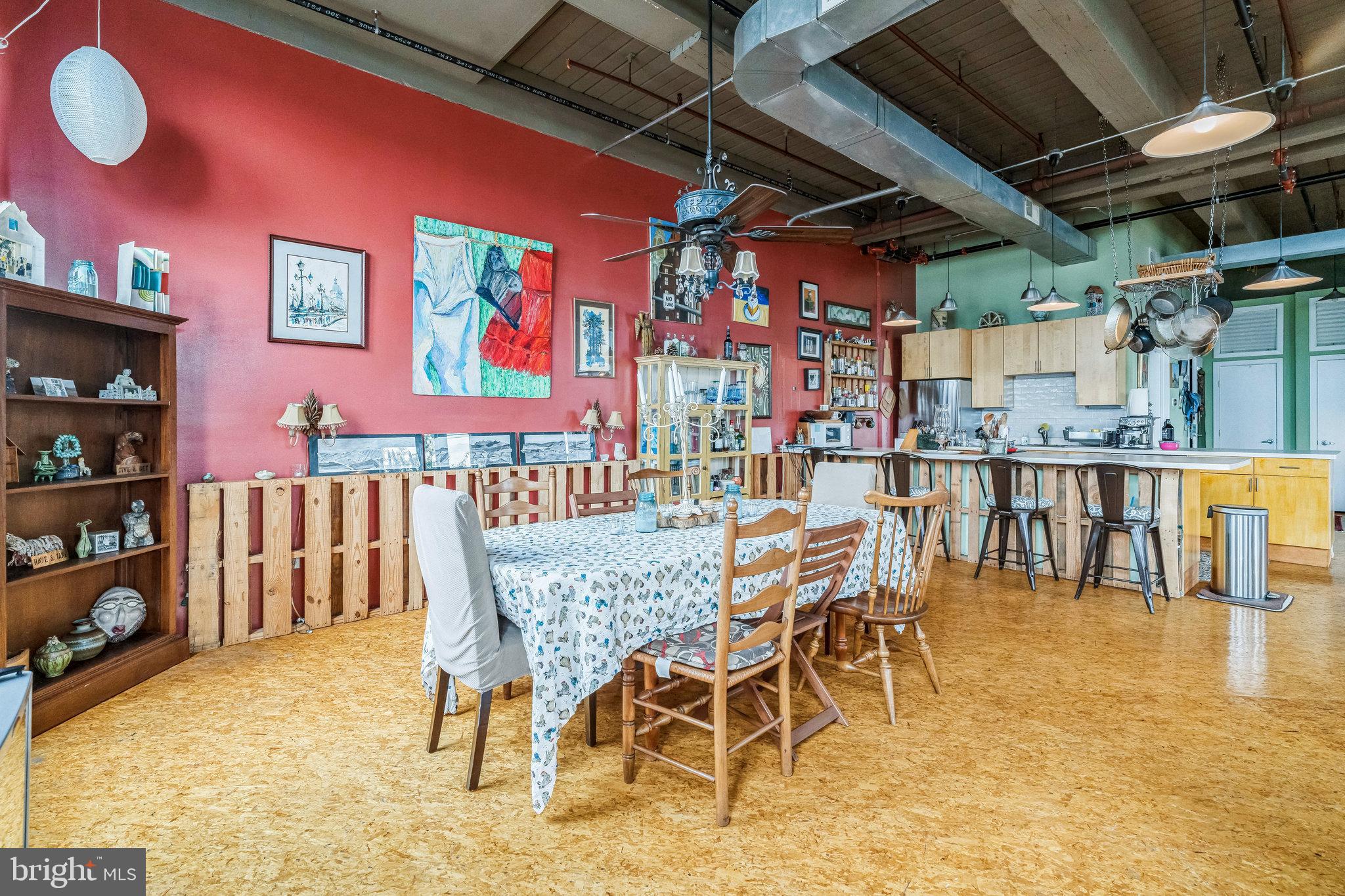 2042-46 Amber St #201