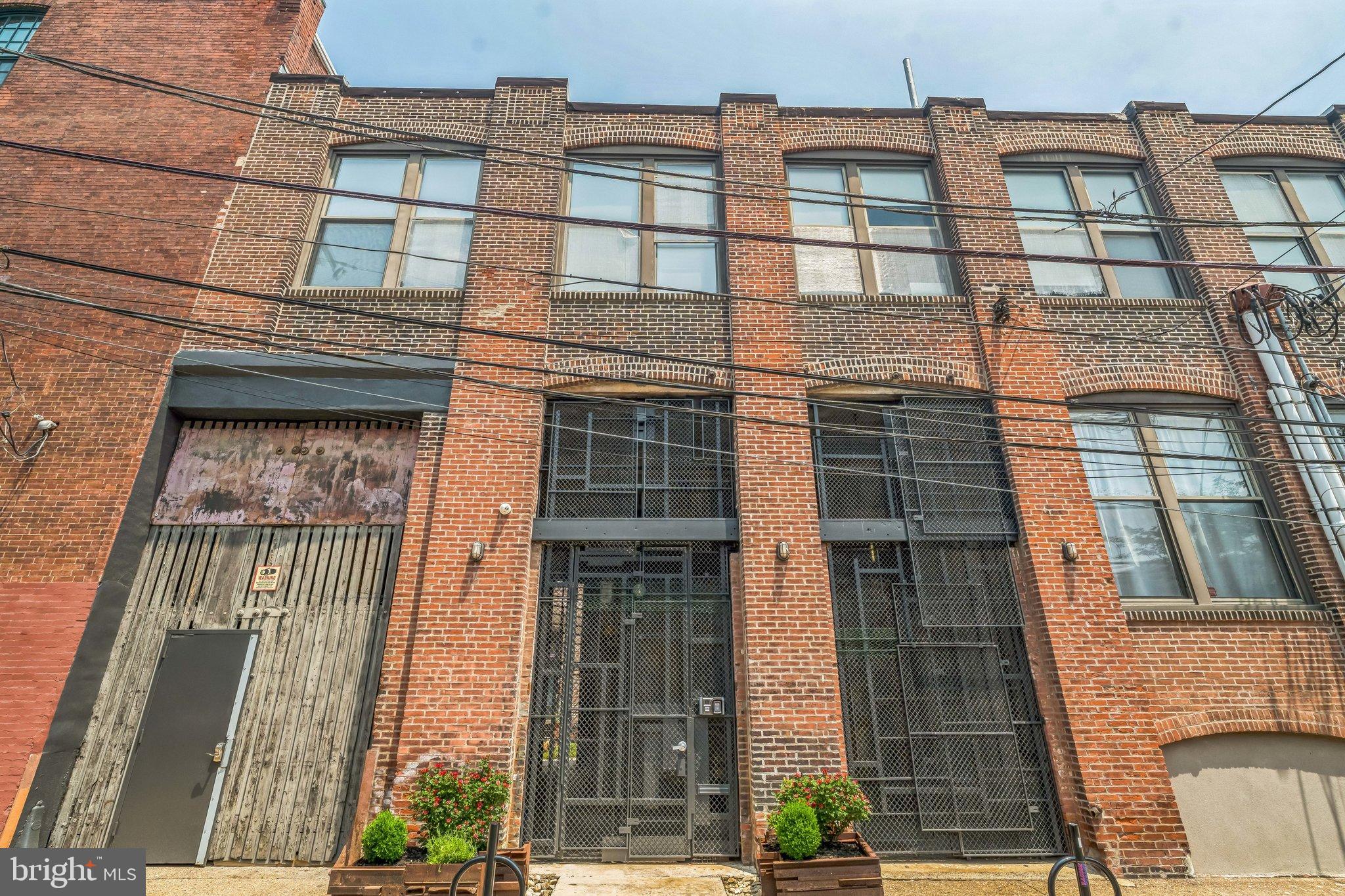 2042-46 Amber St #201