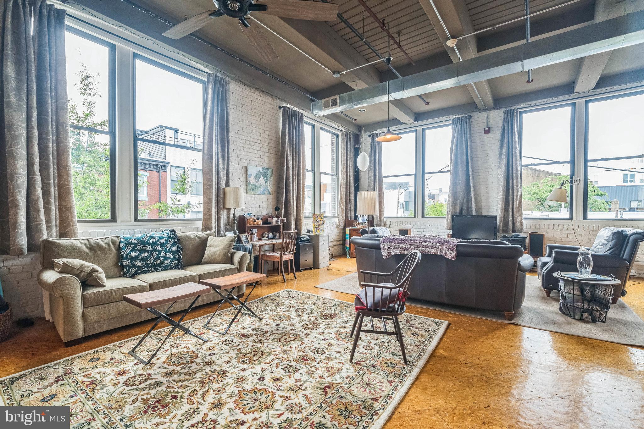 2042-46 Amber St #201