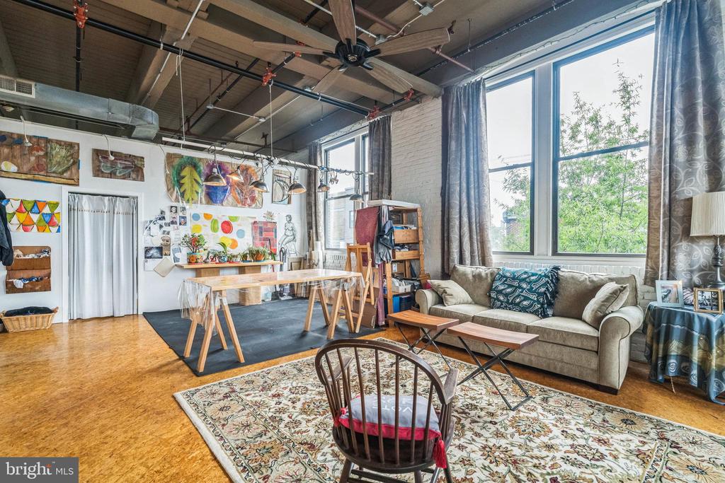 2042-46 Amber St #201
