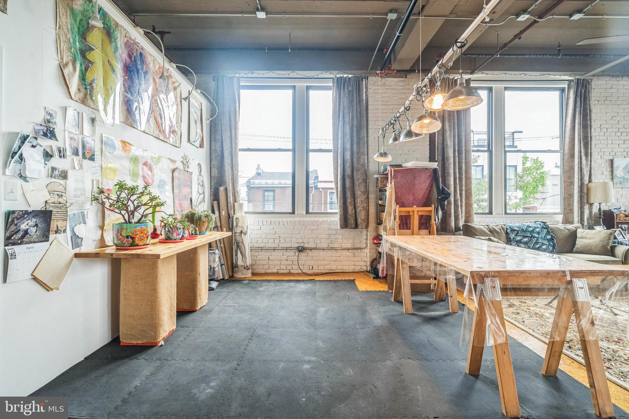 2042-46 Amber St #201