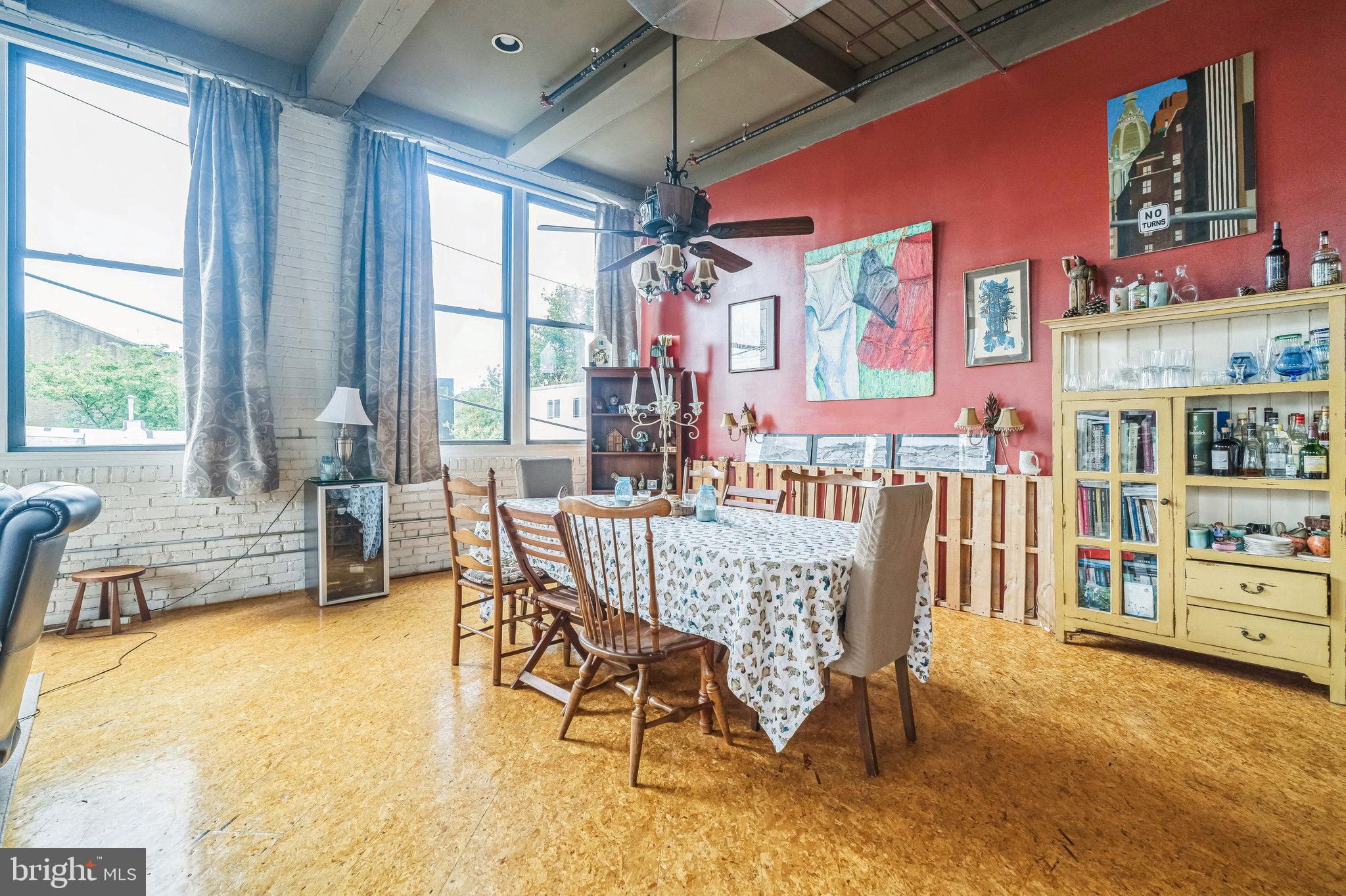 2042-46 Amber St #201