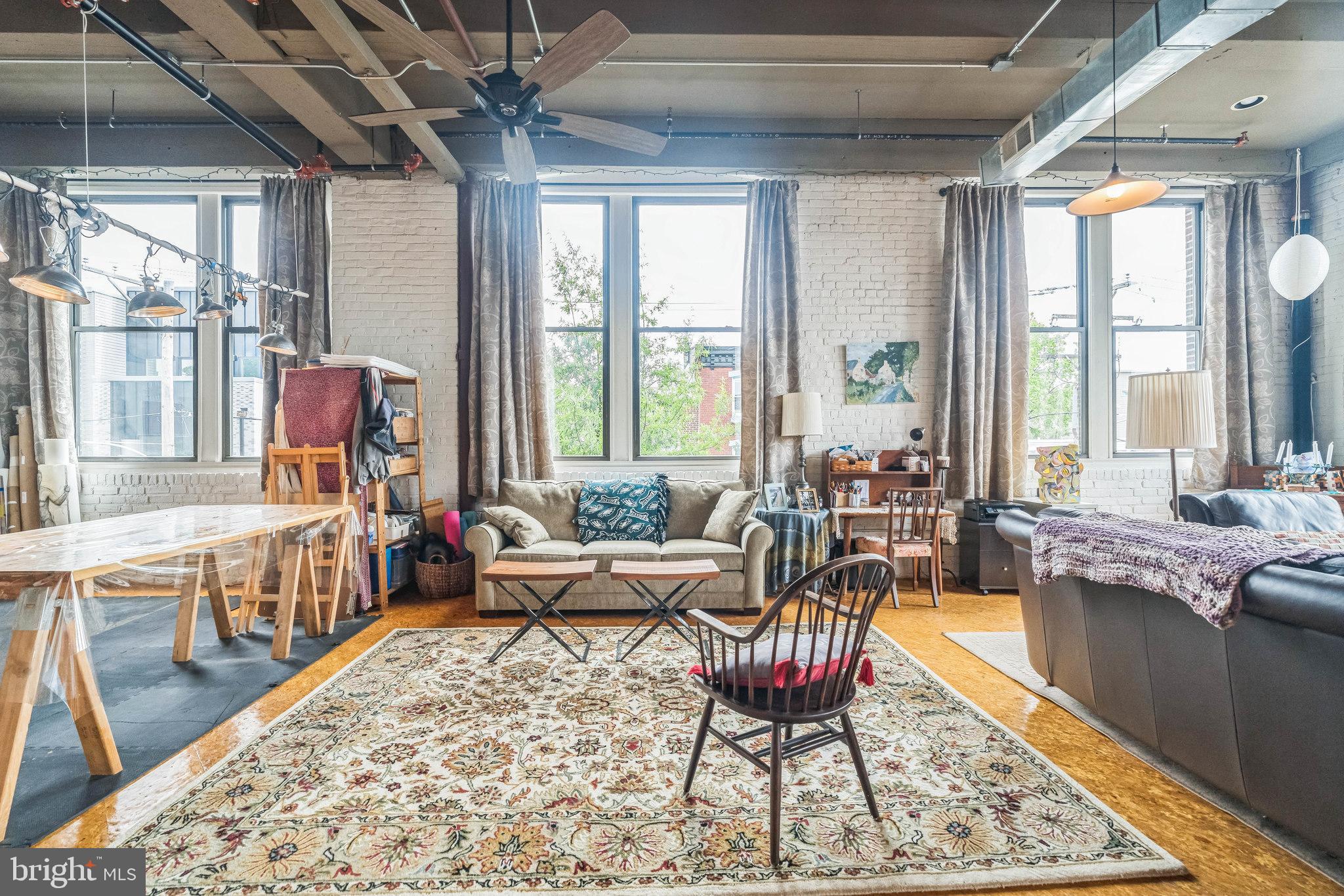 2042-46 Amber St #201