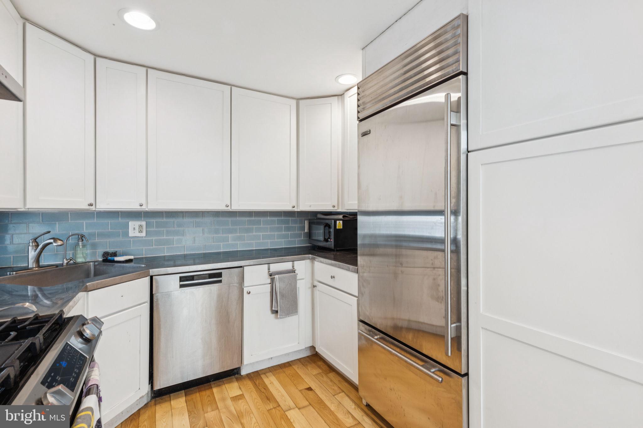 1229 S MARSHALL STREET 33