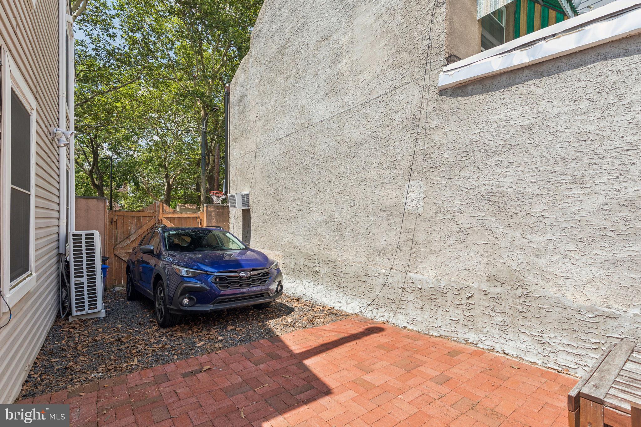 1229 S MARSHALL STREET 33