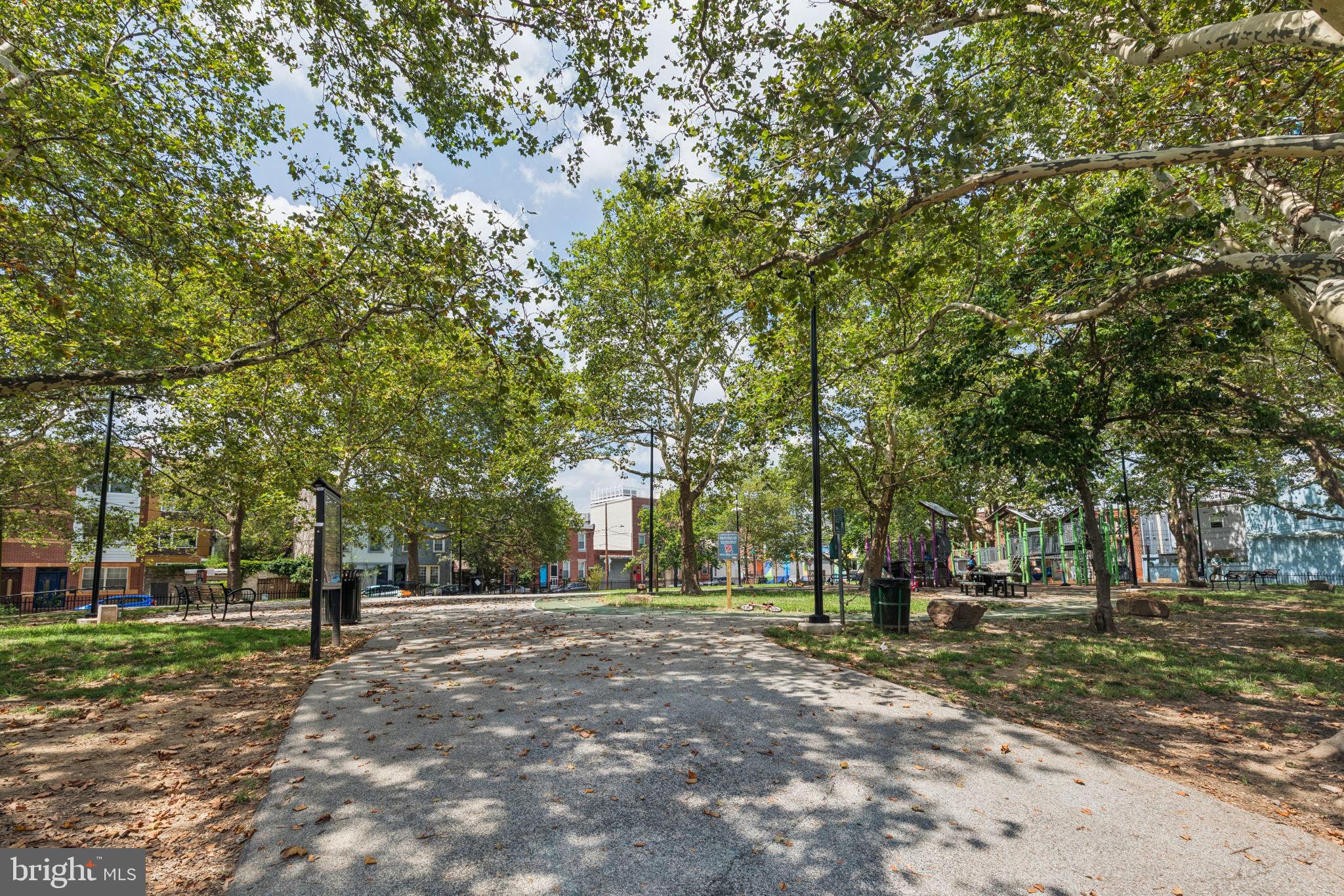 1229 S MARSHALL STREET 33