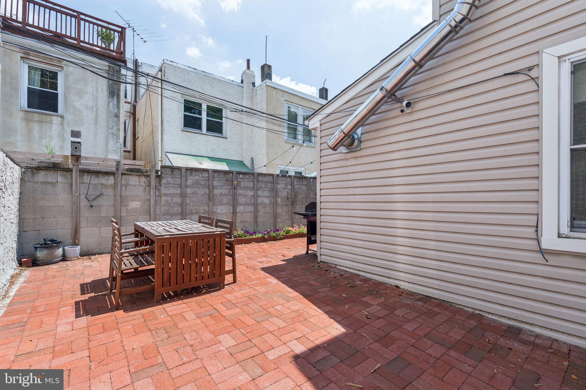 1229 S MARSHALL STREET 33