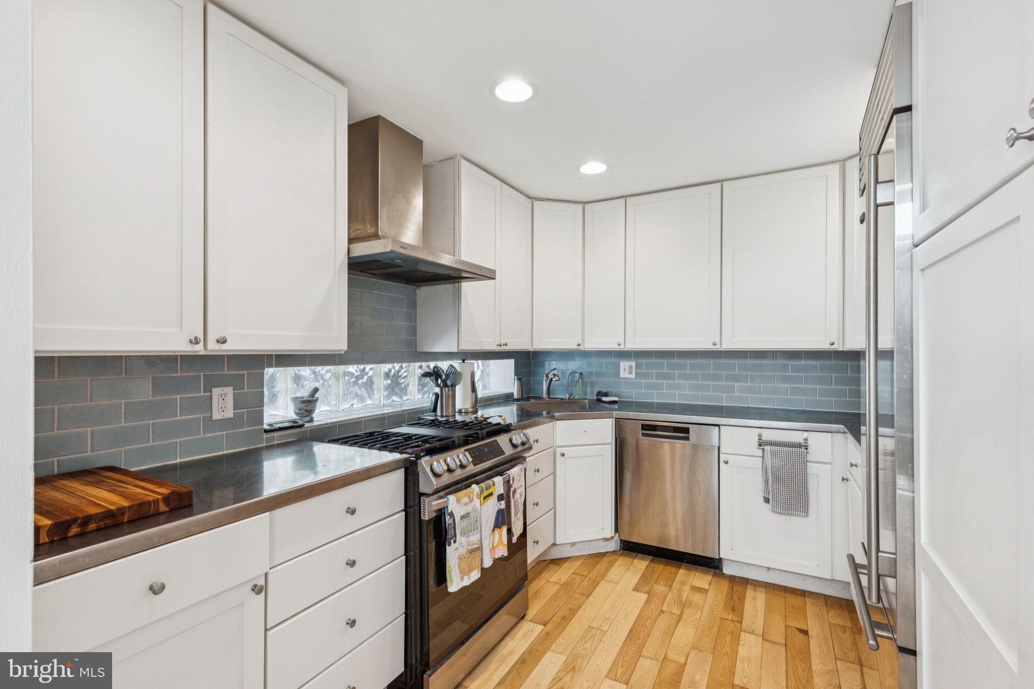 1229 S MARSHALL STREET 33