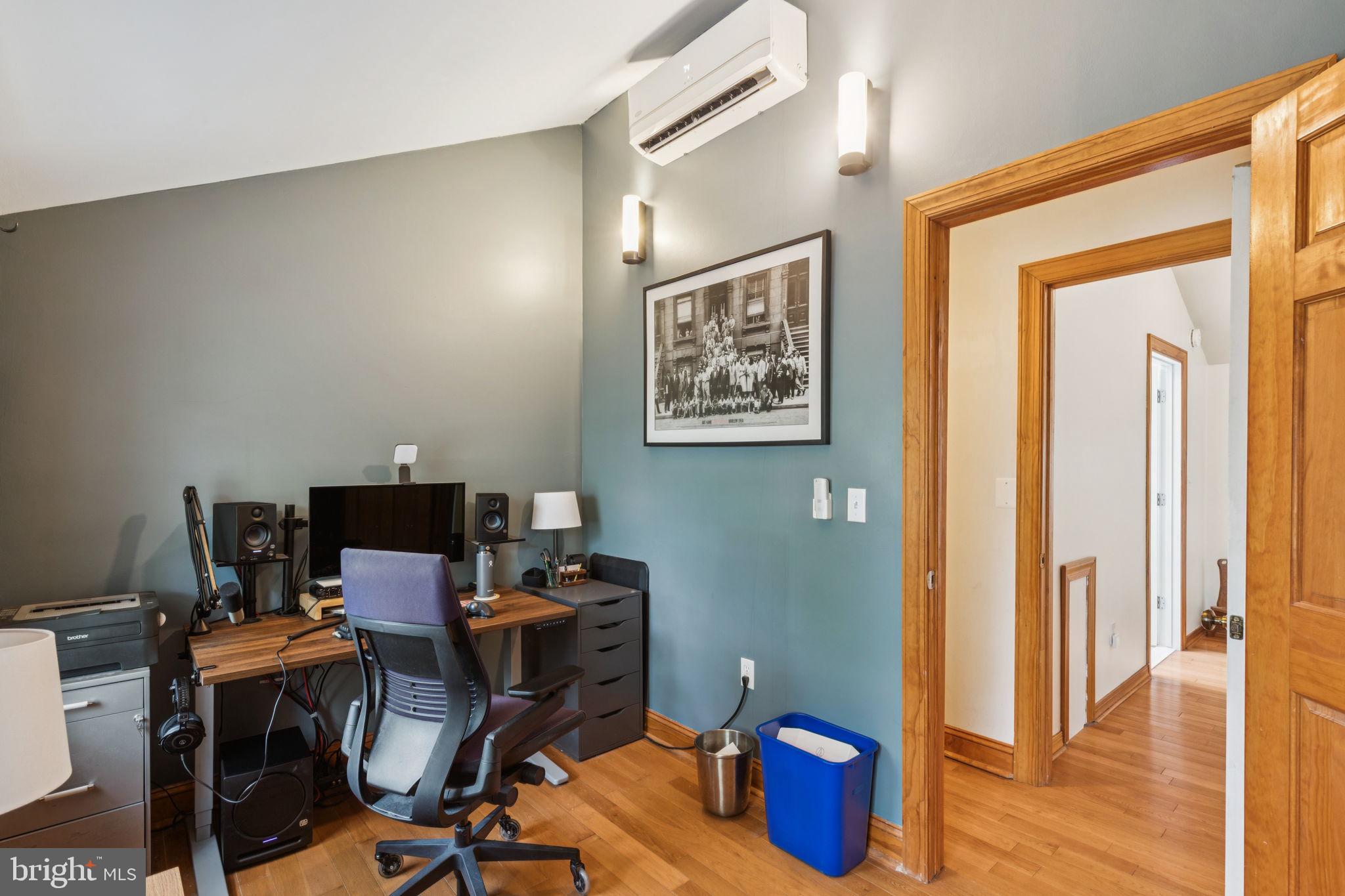 1229 S MARSHALL STREET 33