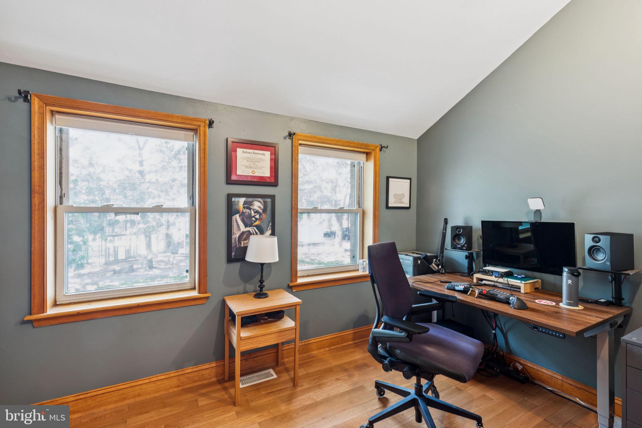 1229 S MARSHALL STREET 33