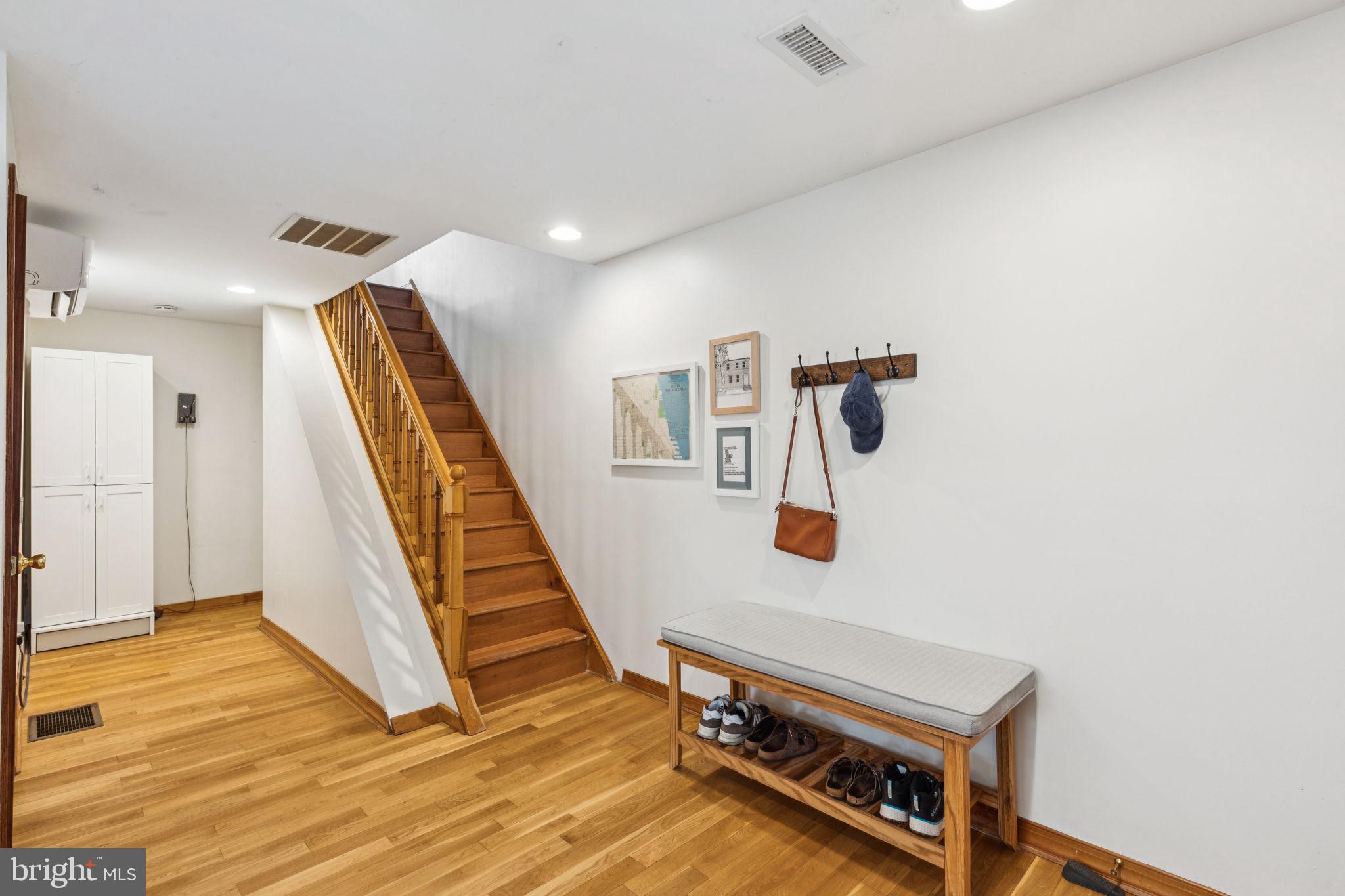 1229 S MARSHALL STREET 33