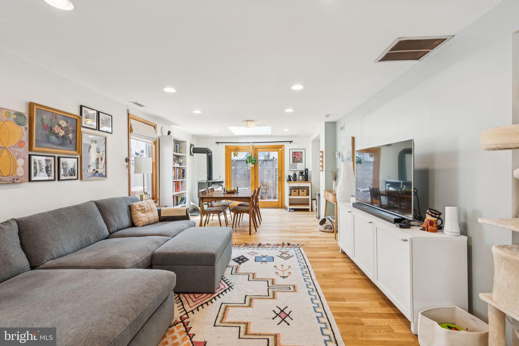 1229 S MARSHALL STREET 33