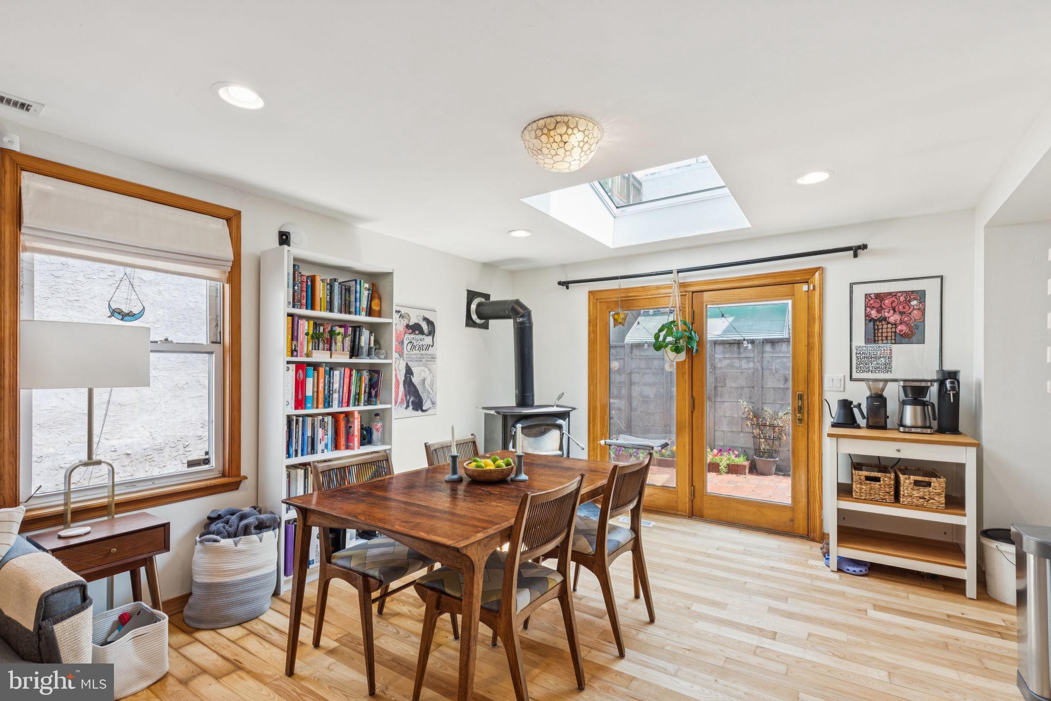 1229 S MARSHALL STREET 33