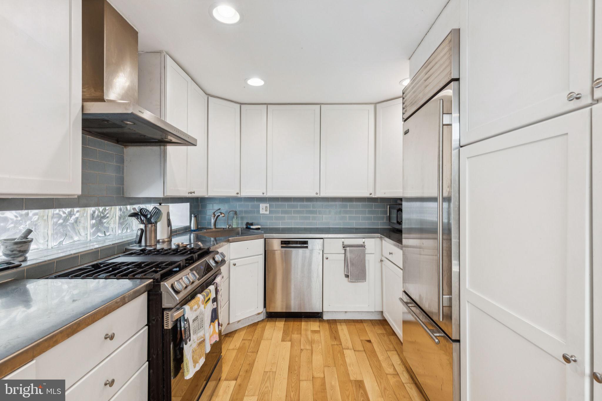 1229 S MARSHALL STREET 33