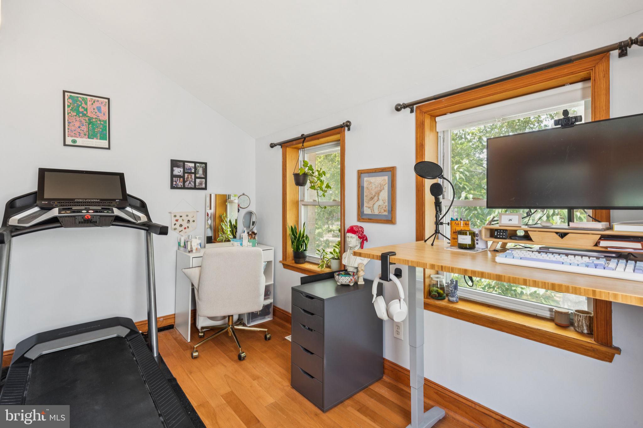 1229 S MARSHALL STREET 33