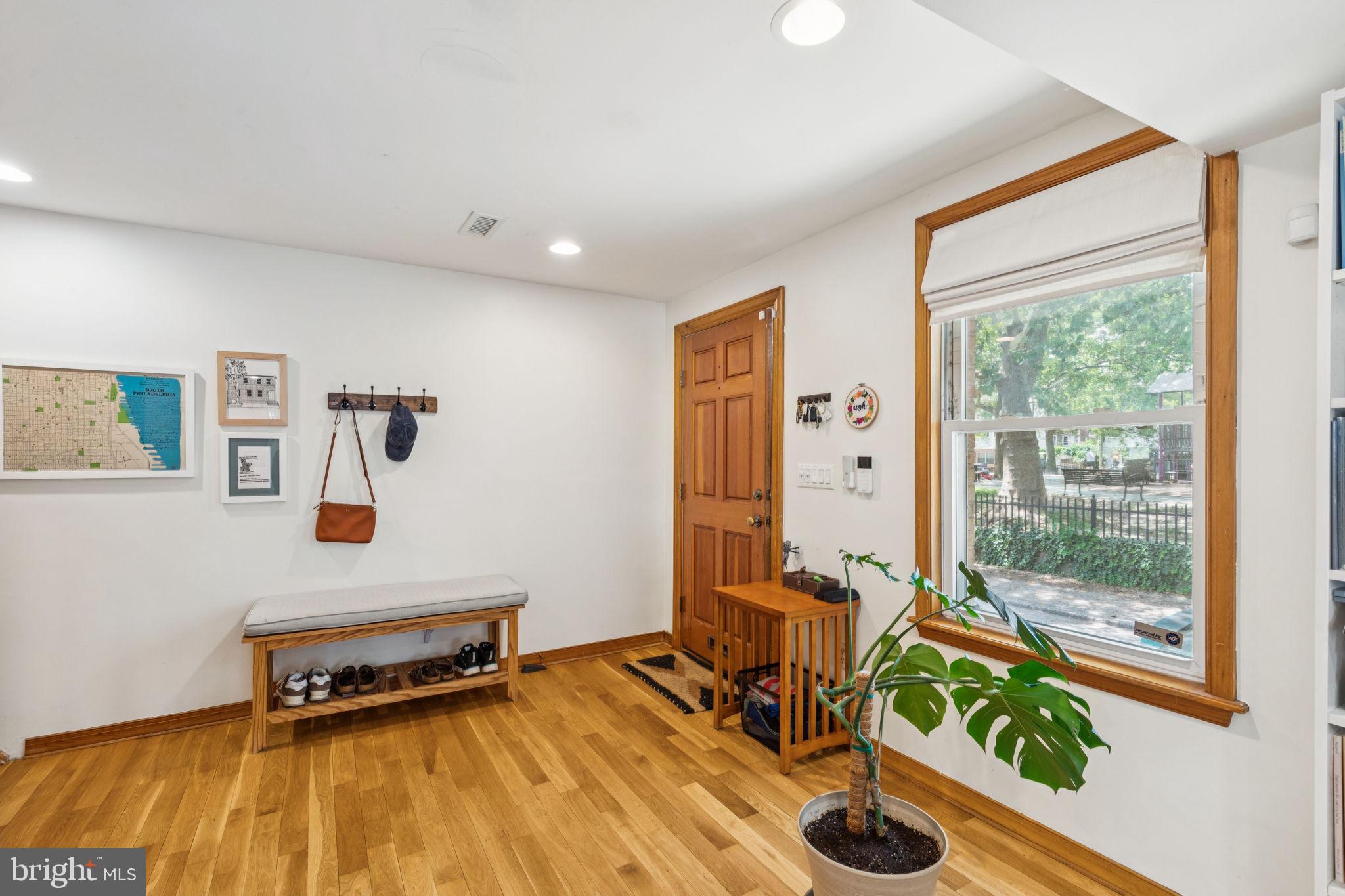 1229 S MARSHALL STREET 33