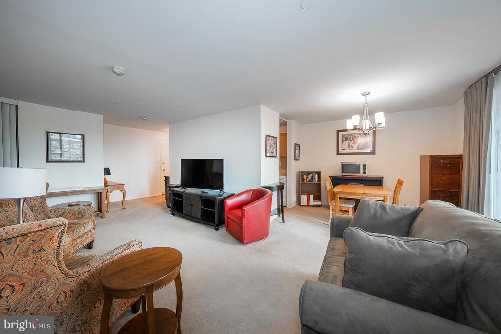 1919 CHESTNUT STREET Unit: 2903
