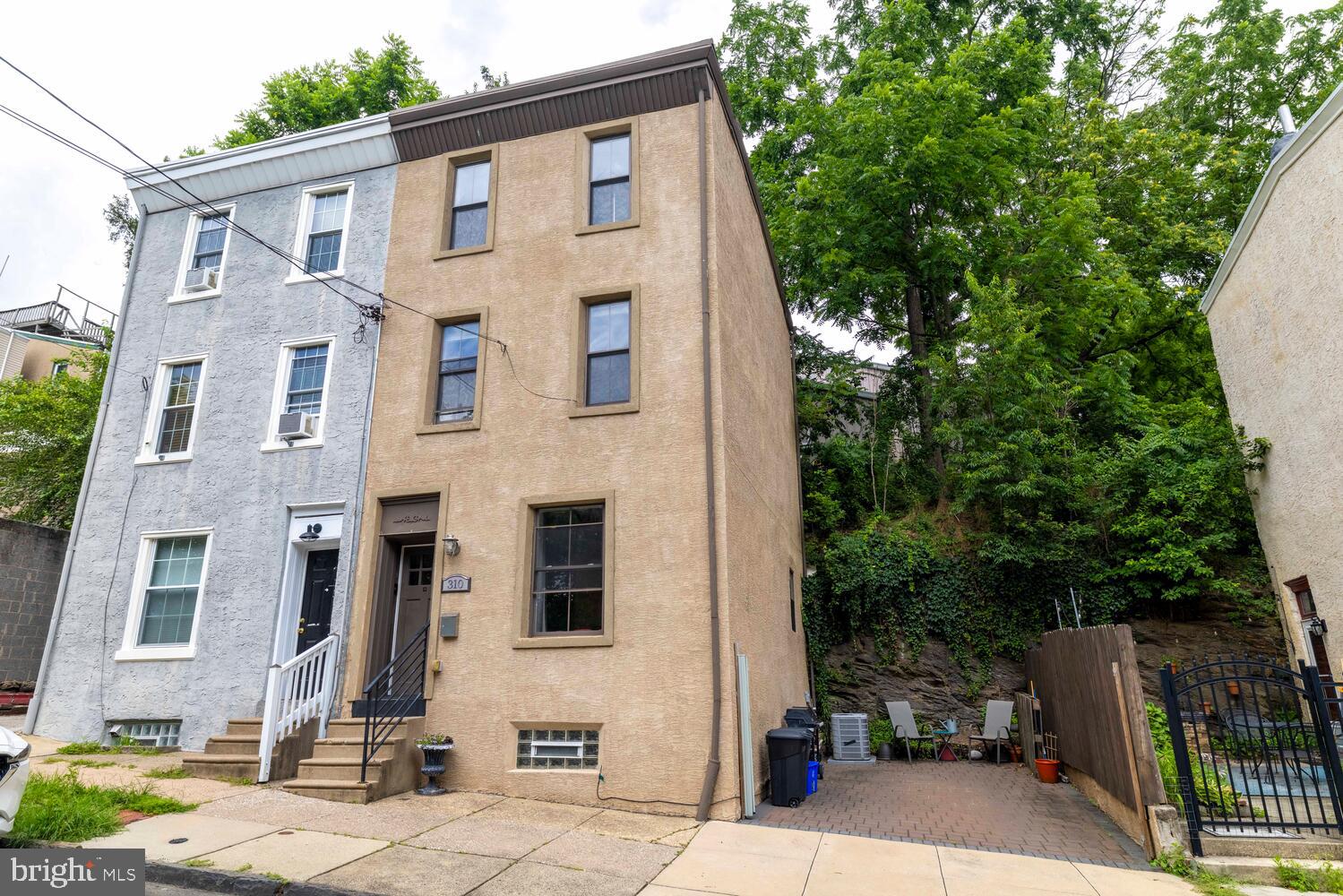 310 BURNSIDE ST