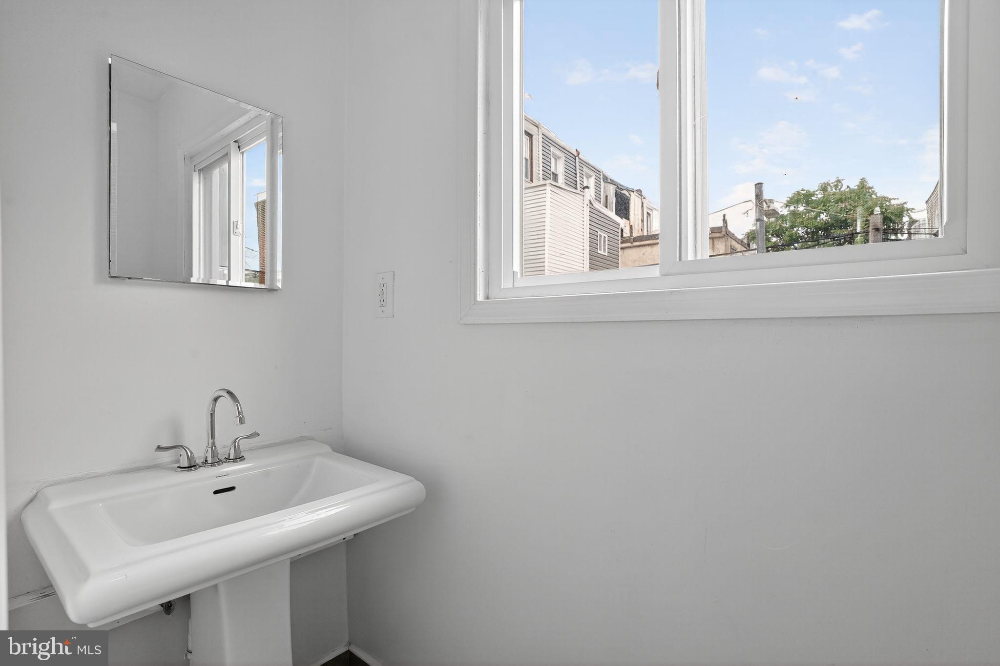 1325 E SUSQUEHANNA AVENUE