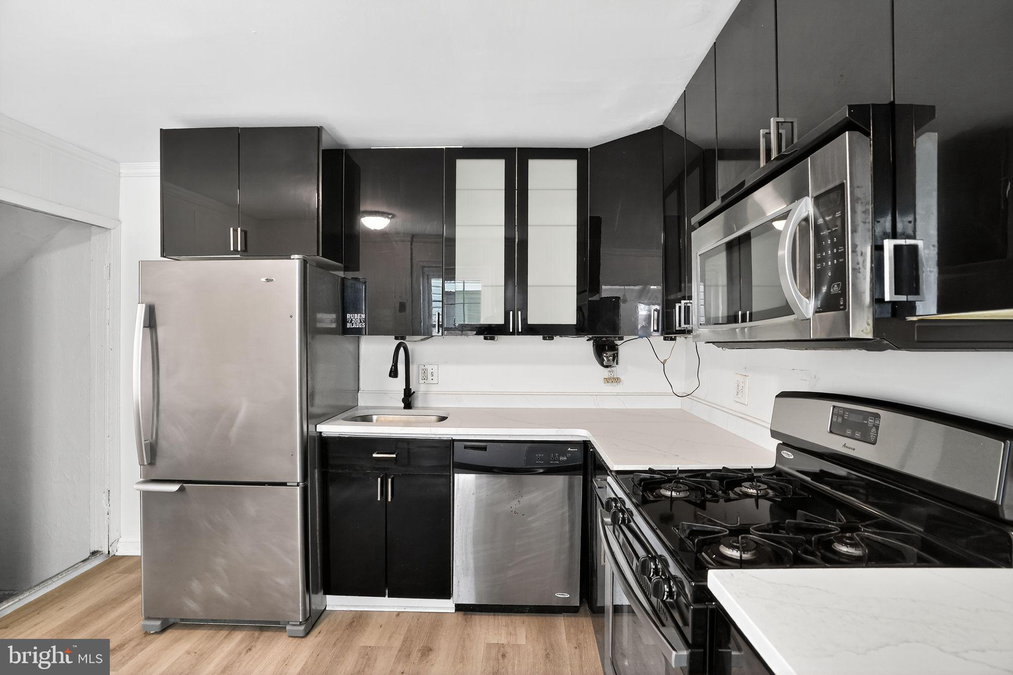 1325 E SUSQUEHANNA AVENUE