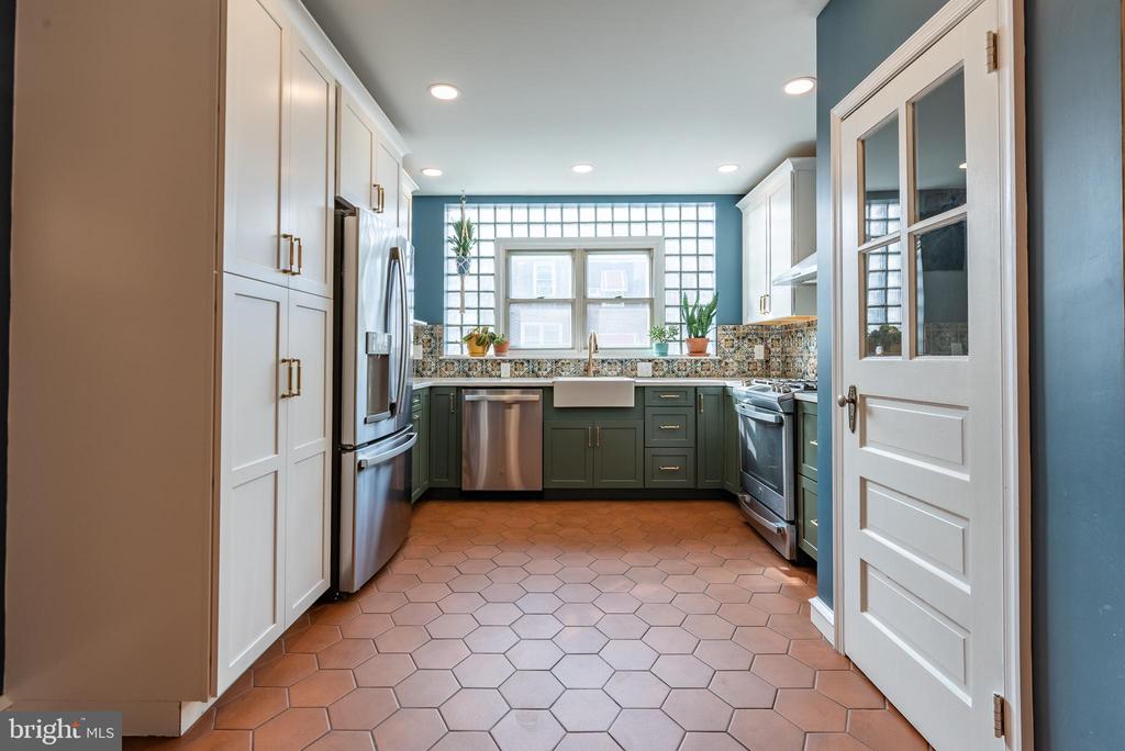369 E GORGAS LANE