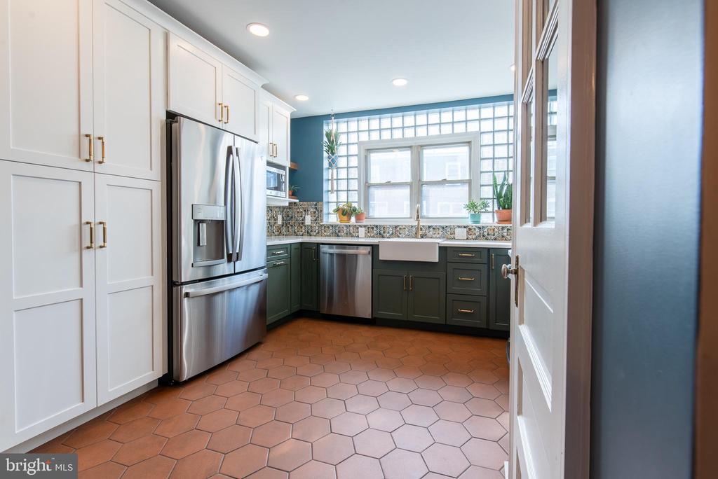 369 E GORGAS LANE