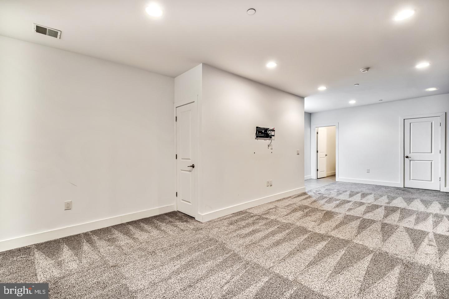 1348 N MASCHER STREET